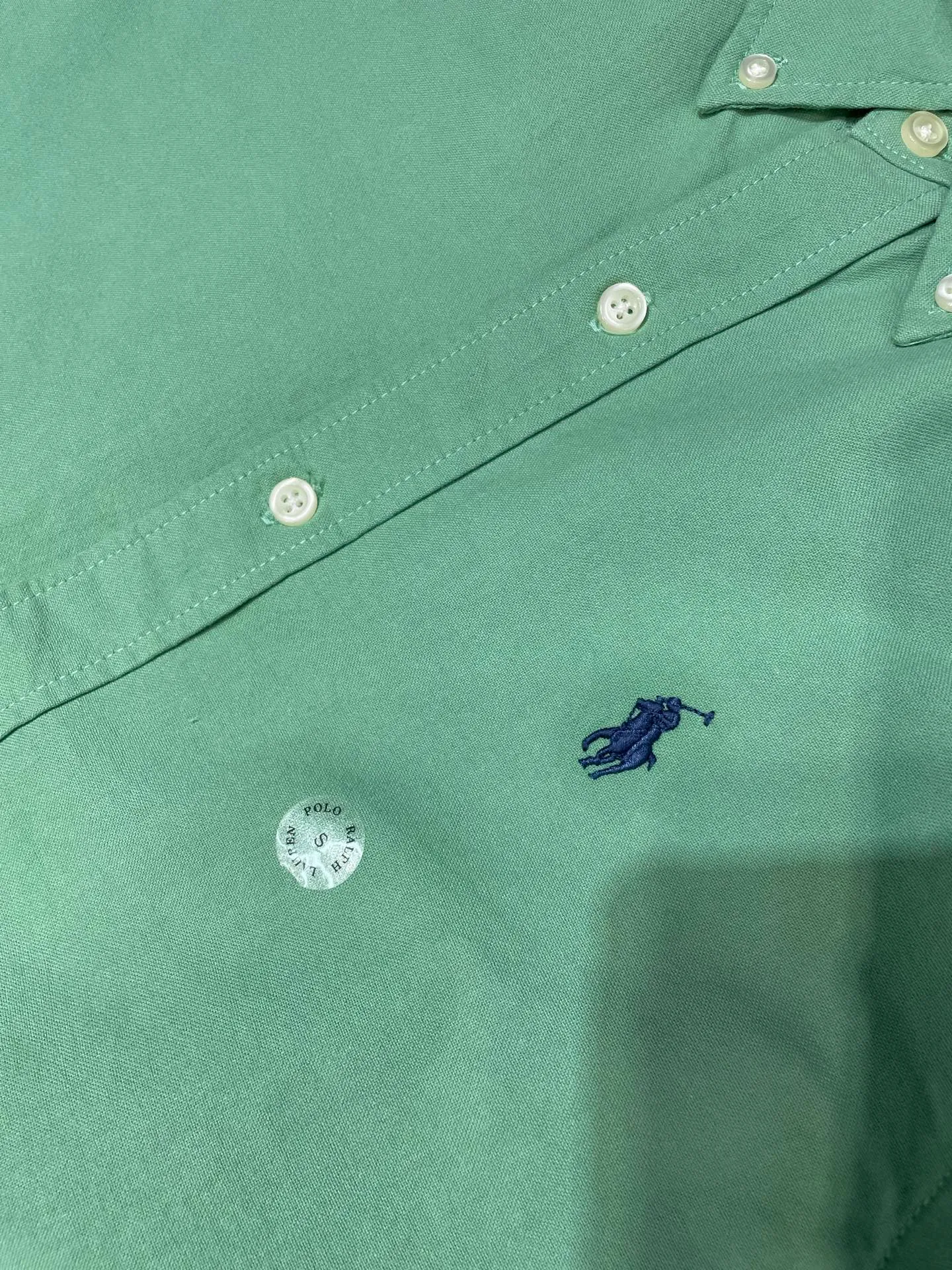 P370 Ralph Lauren 🌟 War Horse solid color shirt, macaron color, white upper body, loose fit, contrasting embroidery design on the cuffs and chest, button closure, can be paired with a skirt of the same color Size: xs-xl